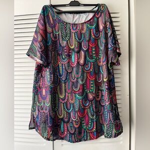 Pop of color Women’s top, Size XL
